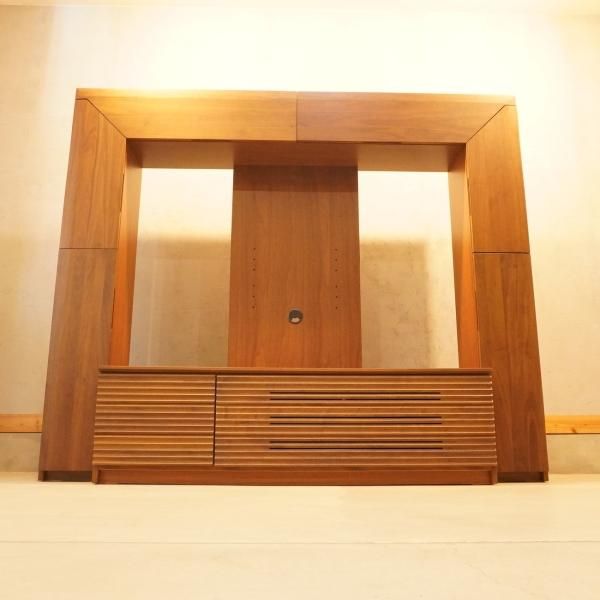 IDC OTSUKA(大塚家具)取り扱いの岡家具のアクロス ウォールナット材