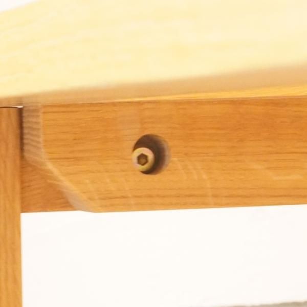 unico(ウニコ)のSIGNE(シグネ)シリーズのローテーブルです。オーク材の