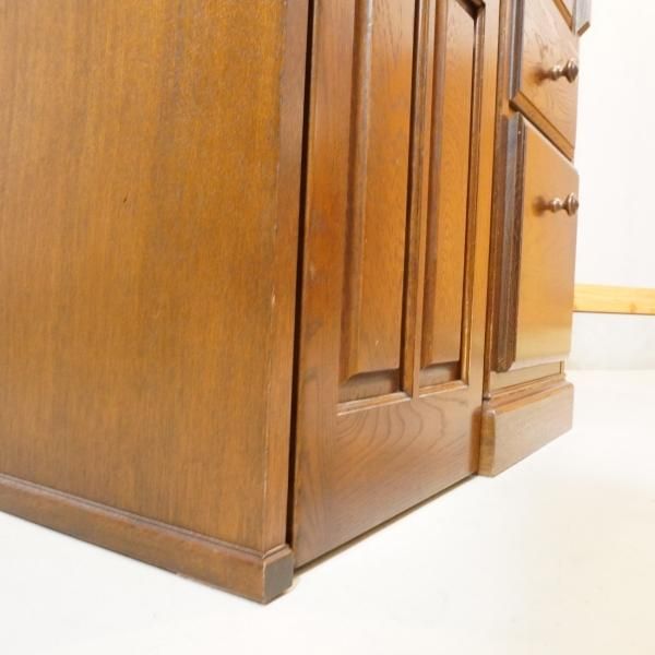 HAYAMA GARDEN(葉山ガーデン)よりライティングドレッサーです！椅子も