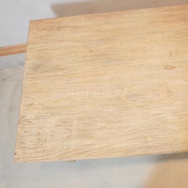 old maison(オールドメゾン)のアンティーク調 ダイニングテーブルです