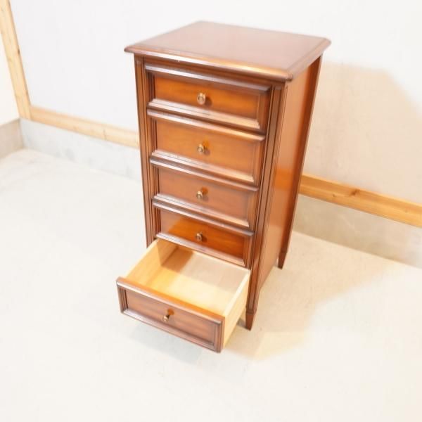 TOKAIKAGU(東海家具)のKENT(ケント) 5段ハイチェストです。クラシック