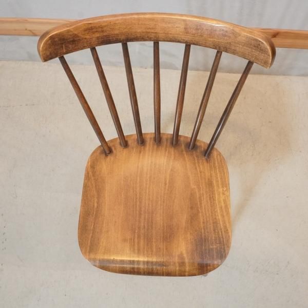 TON(トン)のIronica(アイロニカ)ウィンザーチェアです。レストランや