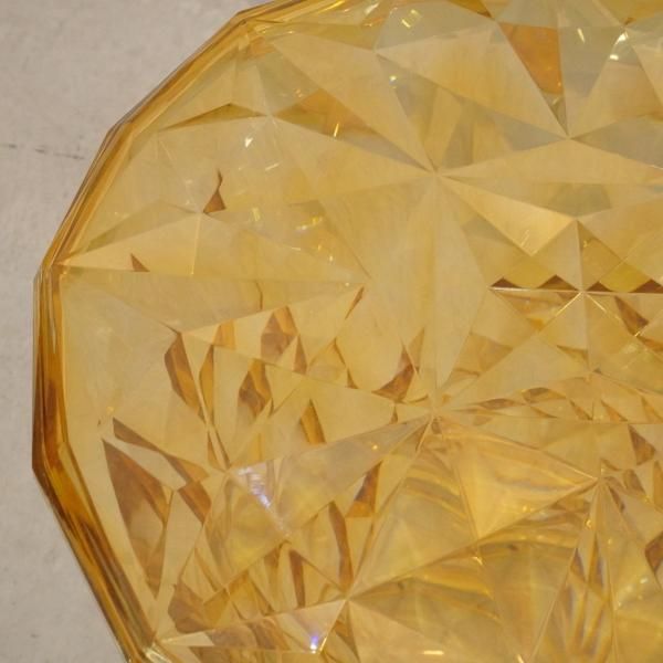 イタリアのデザイナーズ家具ブランドKARTELL(カルテル)のSTONE