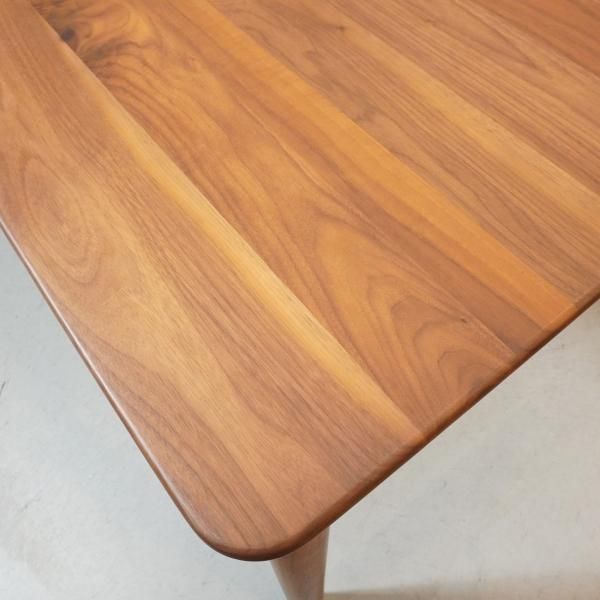 IDC OTSUKA(大塚家具)の木の素材感を楽しめるFill3(フィル3