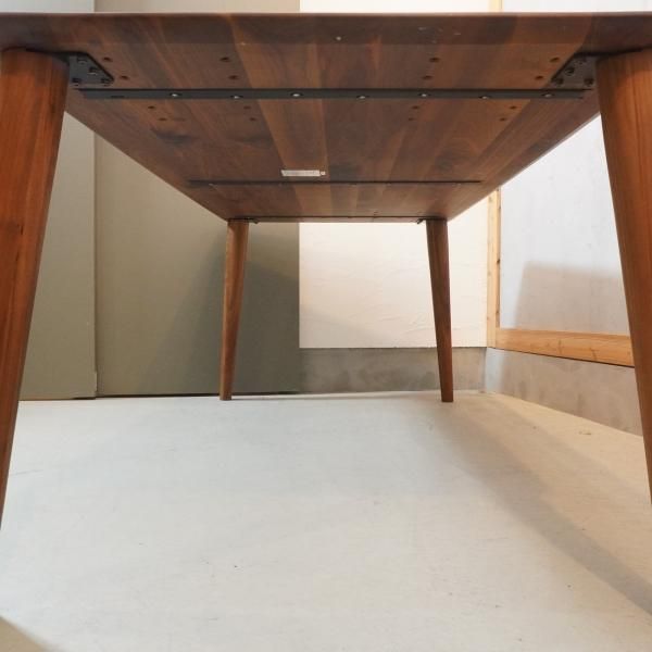 IDC OTSUKA(大塚家具)の木の素材感を楽しめるFill3(フィル3