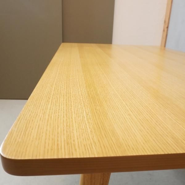 unico(ウニコ)のROUN(ロウン)ダイニングテーブルです！天然木の