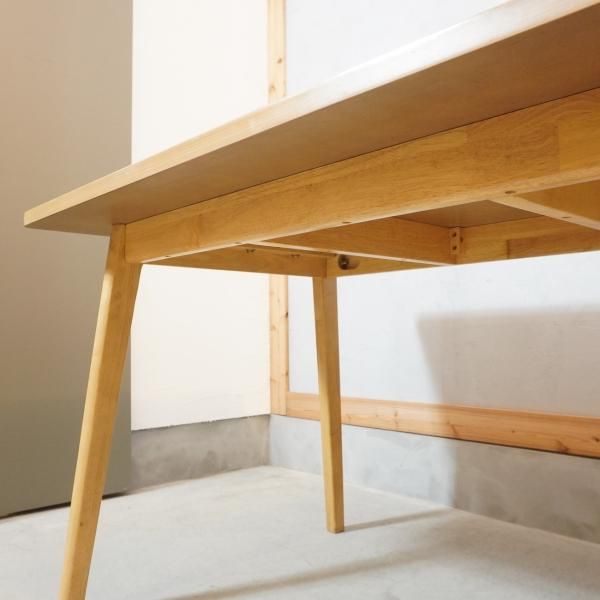 unico(ウニコ)のROUN(ロウン)ダイニングテーブルです！天然木の