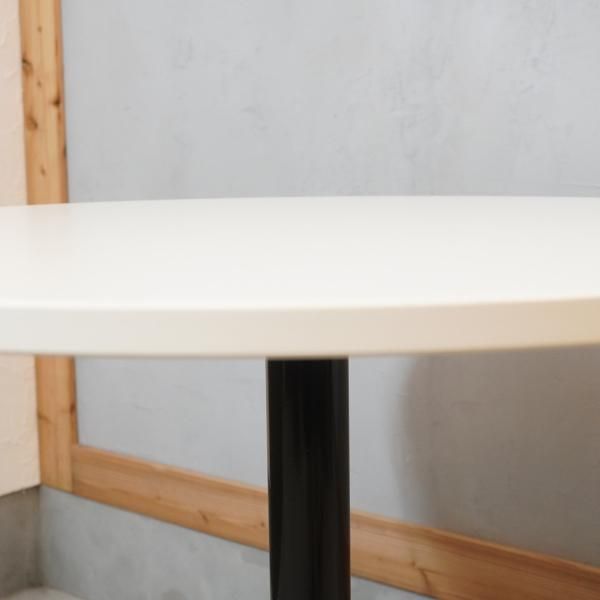 Vitra(ヴィトラ)社のBistro table(ビストロテーブル) ホワイト
