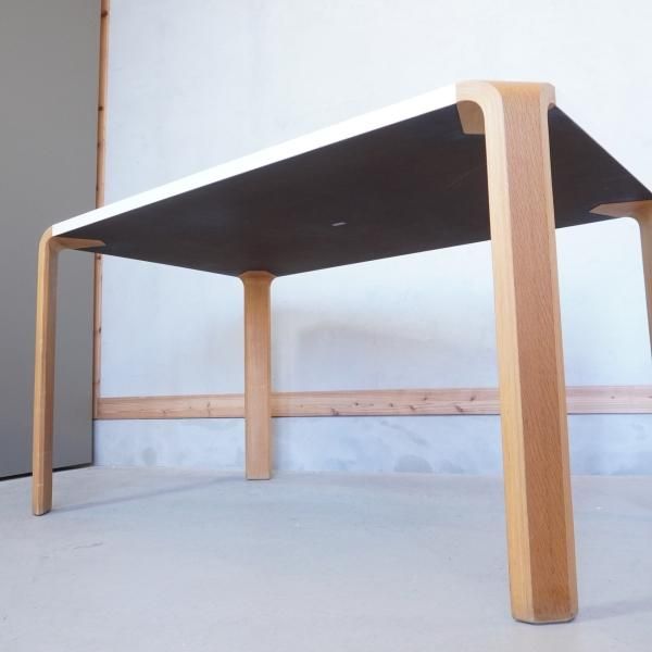 Tendo(天童木工)より建築家 坂倉準三の研究所がデザインしたAntler