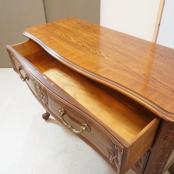 Drexel Heritage(ドレクセル ヘリテイジ)のAVALLON コンソールチェスト