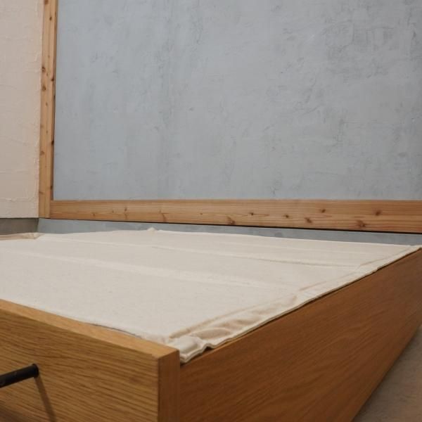 無印良品(MUJI)のオーク材 ベッドフレーム下収納引き出しです。ベッド