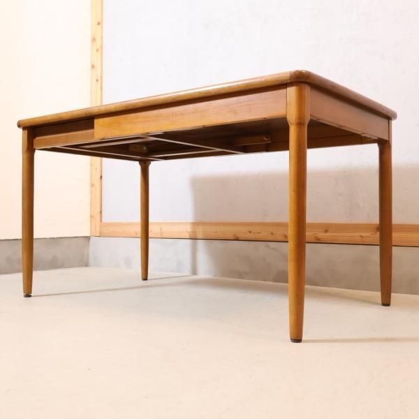 飛騨高山の家具メーカー日進木工(nissin)の伸長式ダイニングテーブル