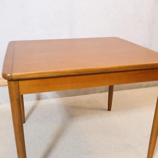 飛騨高山の家具メーカー日進木工(nissin)の伸長式ダイニングテーブル