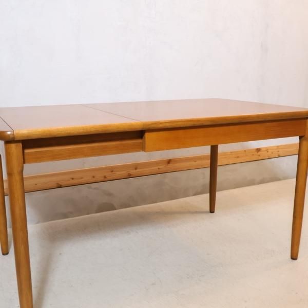 飛騨高山の家具メーカー日進木工(nissin)の伸長式ダイニングテーブル