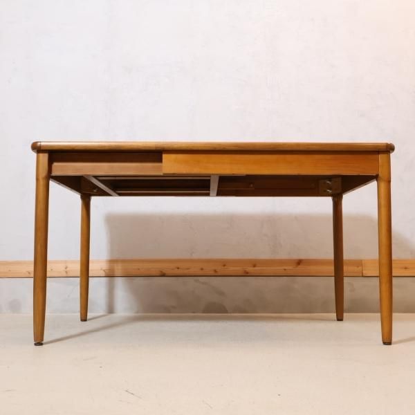 飛騨高山の家具メーカー日進木工(nissin)の伸長式ダイニングテーブル