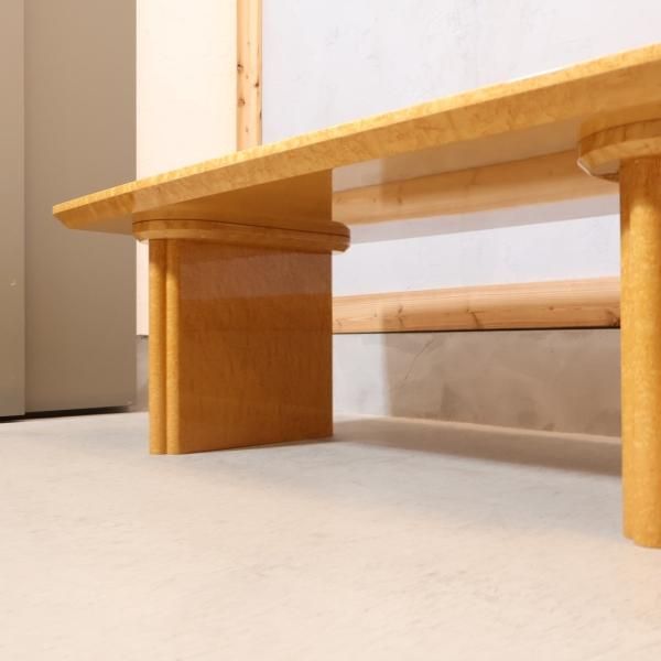 府中家具の稀少なバーズアイ・メープルを使用した高級感のあるセンター