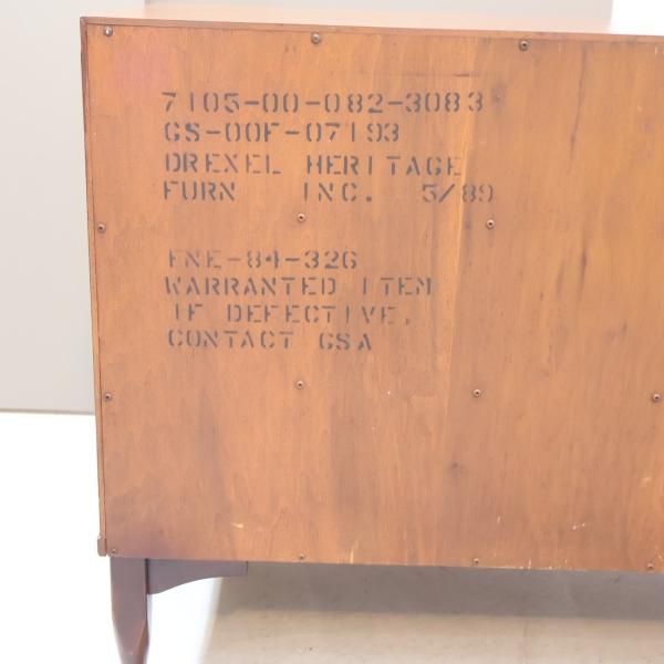 アメリカDREXEL HERITAGE(ドレクセルヘリテイジ)社のウォールナット材