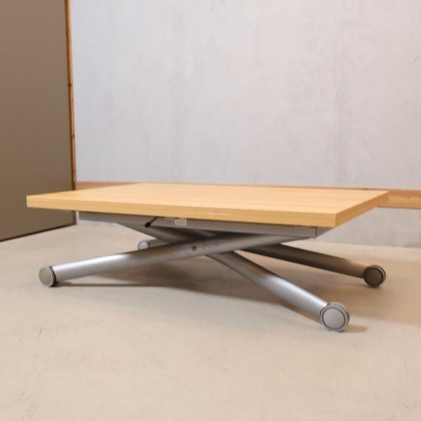 イタリアのDOMITALIA(ドミタリア)社より伸長式リフティングテーブル