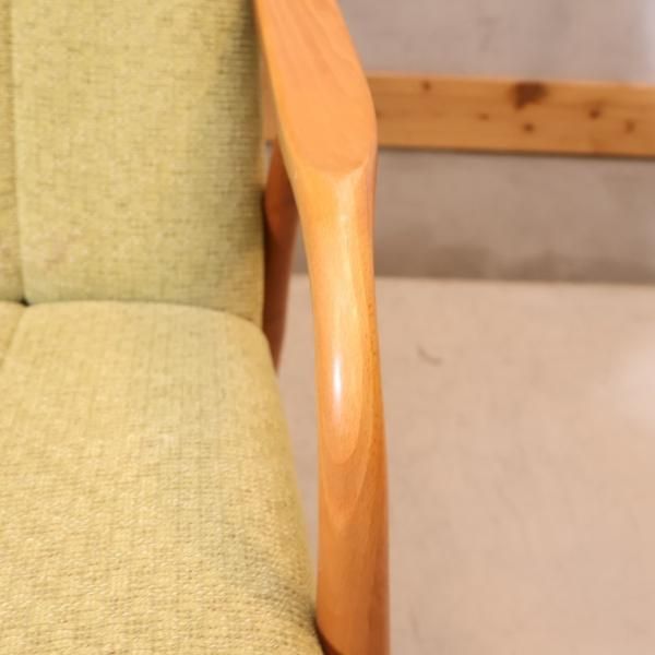 unico(ウニコ)取扱い、DOZE(ドゥーゼ)ハイバックチェアです。チェコの