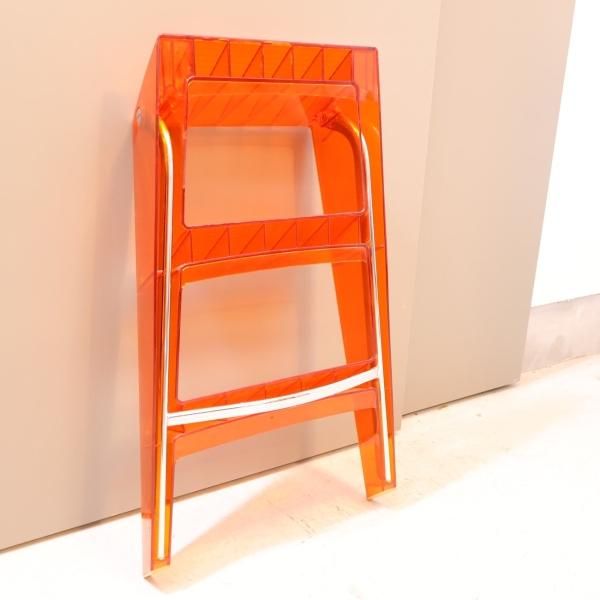 イタリアのデザイナーズ家具ブランドKARTELL(カルテル)のUPPER