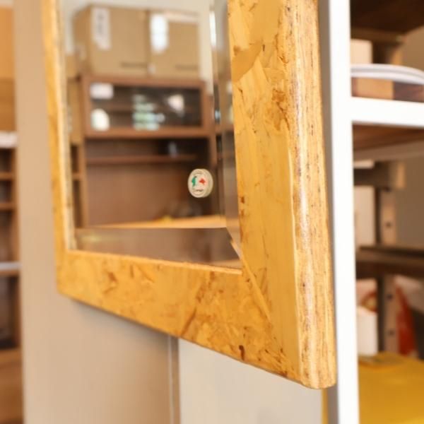 イタリア Demain(ドマン)の高級感漂うウォールミラーです