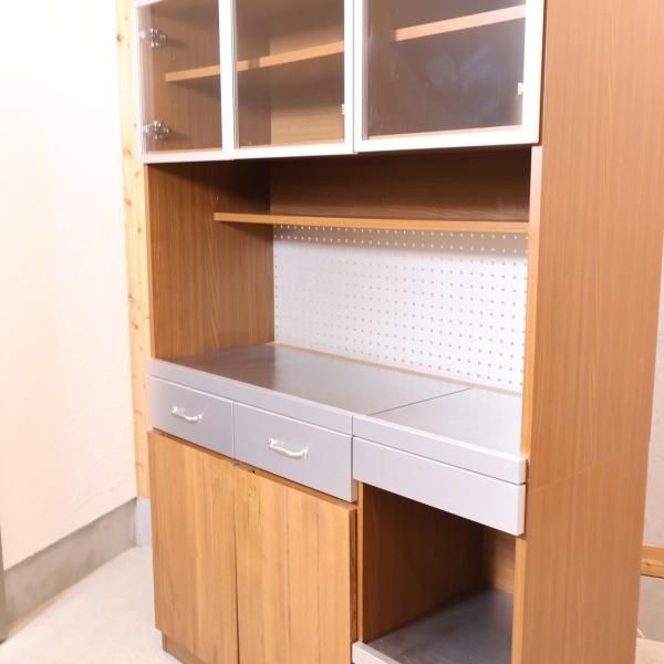 unico(ウニコ)のSTRADA(ストラーダ)シリーズより3面キッチンボードです