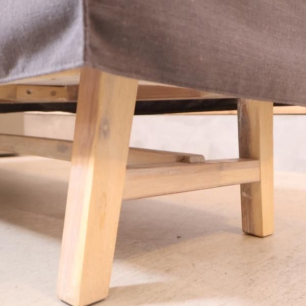 unico(ウニコ)の木目を際立たせ、ホワイトウォッシュ塗装が魅力のMANOA