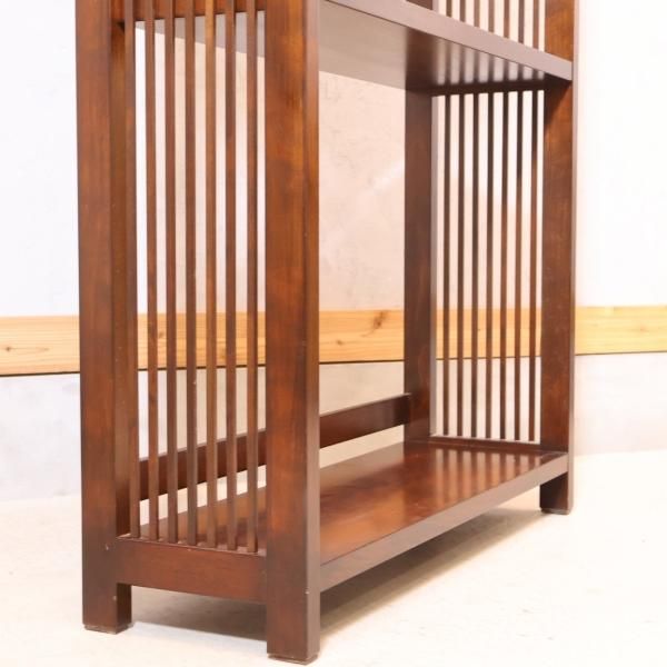 松本民芸家具のミズメザクラ材を使用した本棚/書棚です。クラシカルな