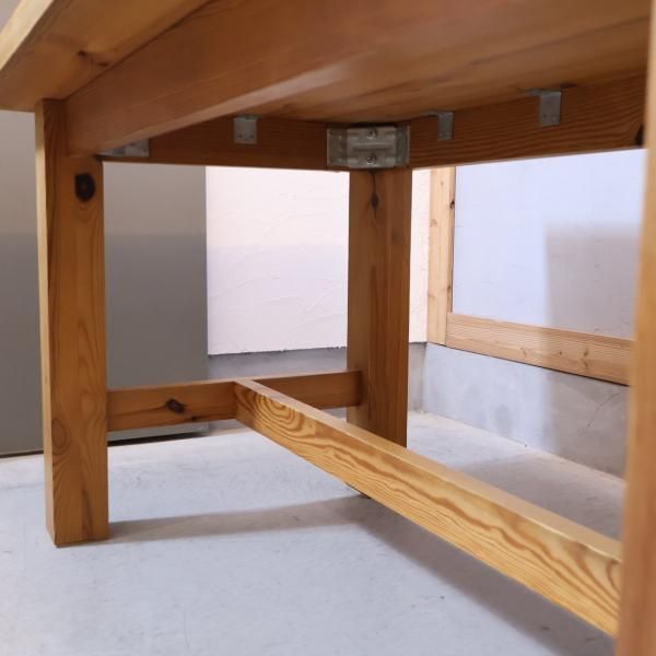 unico(ウニコ)のGROSSO(グロッソ) ダイニングテーブルです。シンプルで