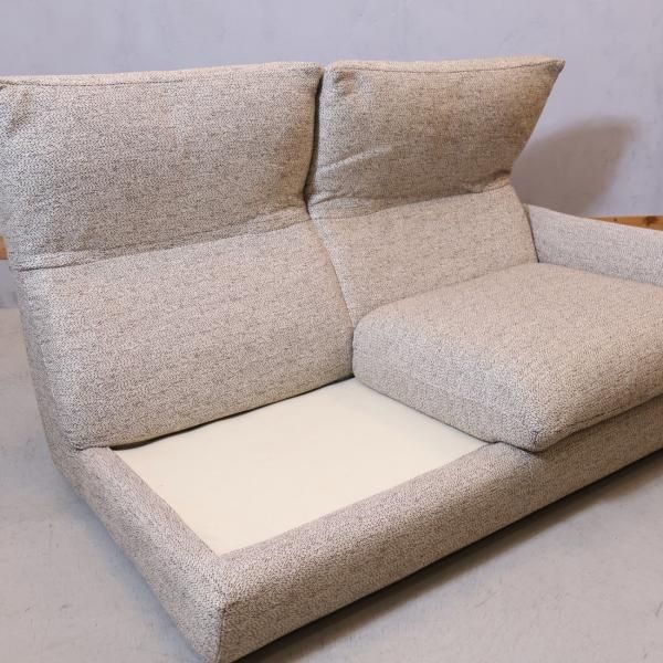 HUKLA(フクラ) EDINA(エディナ) 2P 片肘ソファです。心地よさが伝わる