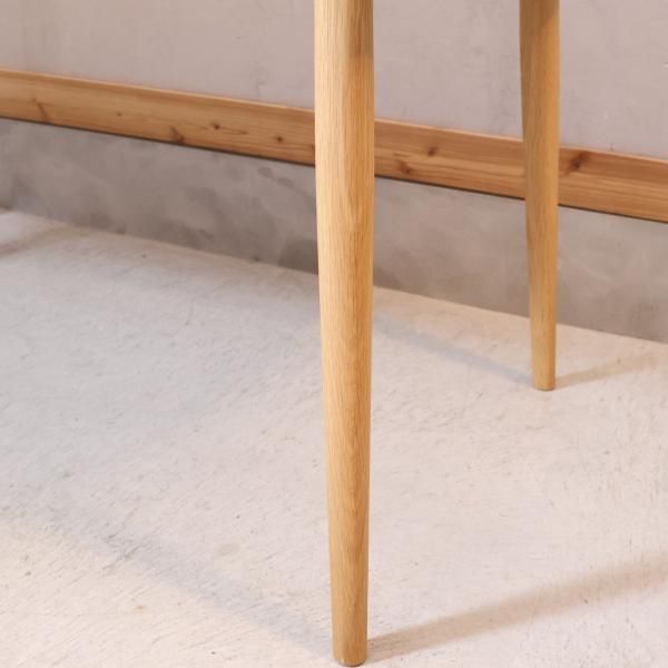 無印良品(MUJI)で人気のオーク無垢材 ダイニングテーブル・丸脚