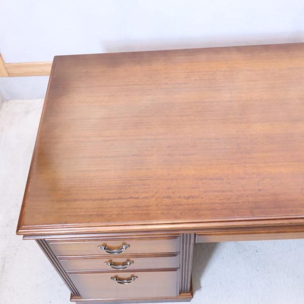 Karimoku(カリモク家具)の人気シリーズCOLONIAL(コロニアル)の両袖