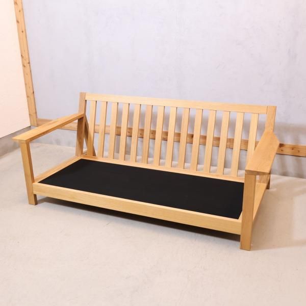 人気の無印良品(MUJI)のオーク材 2人掛けソファーです♪板と脚でできた