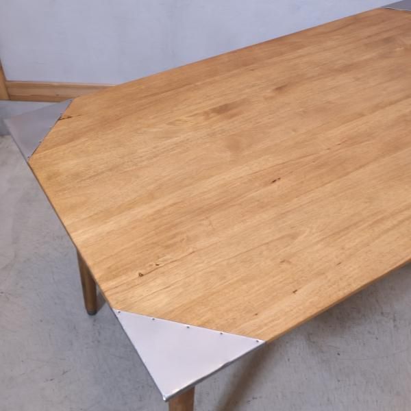 DULTON(ダルトン)のTAILOR(テーラー) ダイニングテーブルです。ラフで