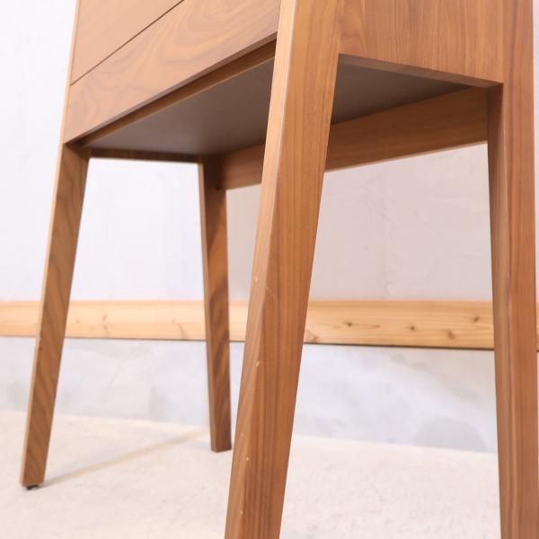 karimoku(カリモク家具)よりQT2811 ウォールナット材 ドレッサー。鏡や