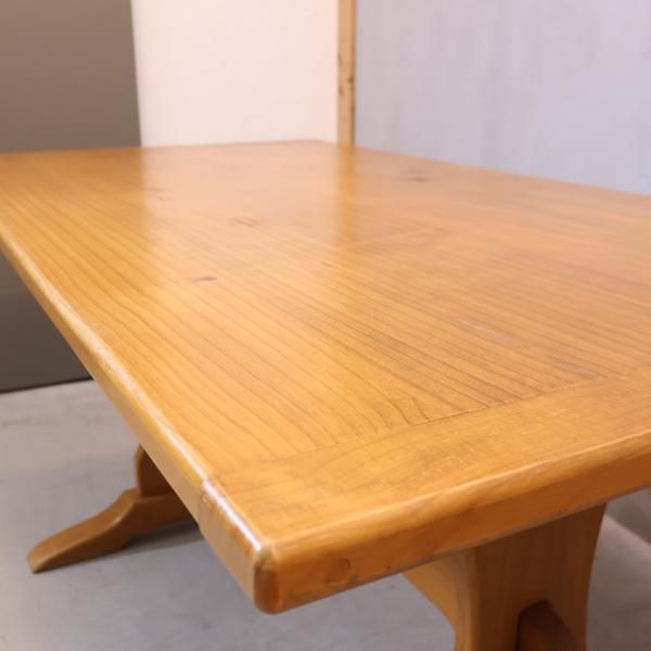 AUNT STELLA'S(アントステラ)のトレッスルテーブルです。アーリー