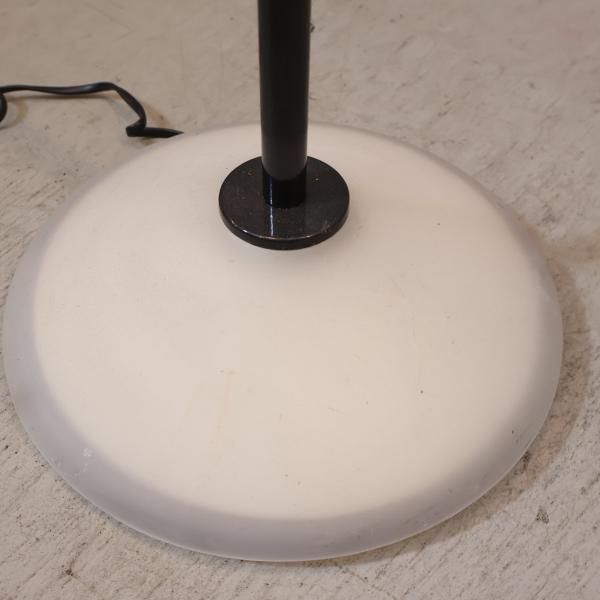 FLOS(フロス)のJill(ジル)フロアスタンドライトです。P.A.King、S