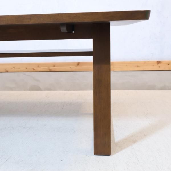 source(ソース)のBIS LD TABLE(リビングダイニングテーブル)です。台形