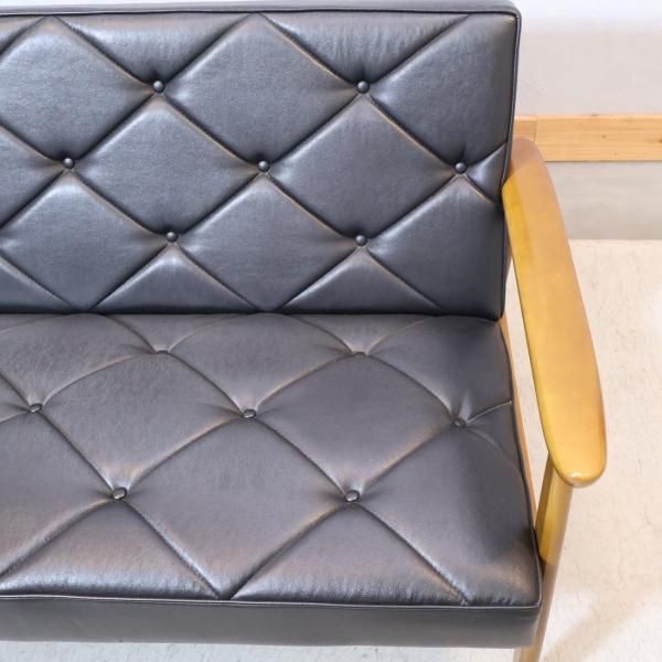 karimoku(カリモク家具)より 2シーターソファです！北欧スタイルの