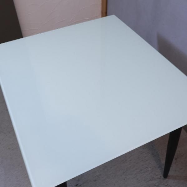 IDC OTSUKA(大塚家具)のパシオン ダイニングテーブルです。ガラス天板