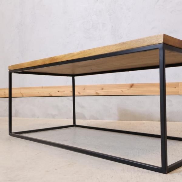 Kanademono(かなでもの)のマンゴー無垢材ローテーブルです