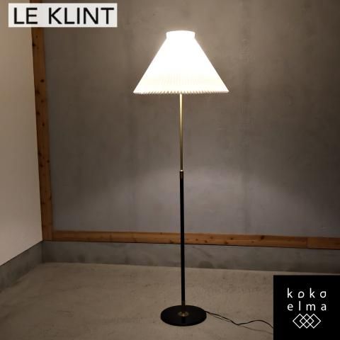 北欧の名作照明LE KLINT(レクリント)の351フロアランプです。一枚の