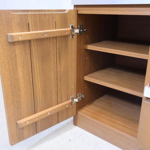 人気のunico(ウニコ)のSTRADA(ストラーダ)シリーズよりキッチンボード