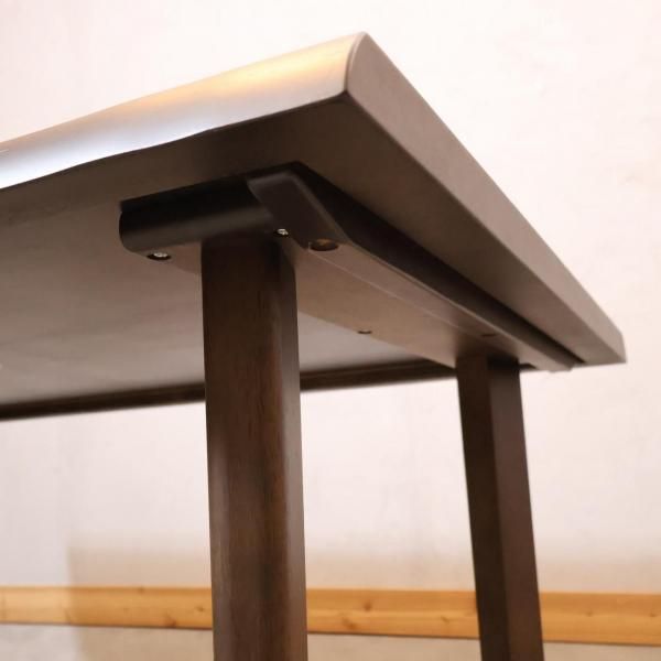 人気のkarimoku(カリモク家具)よりChitano(チターノ)のダイニング