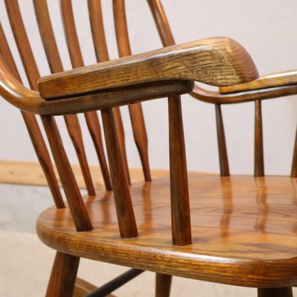 IDC大塚取り扱いShin Lee(シンリー)のレッドオーク材 ロッキングチェア