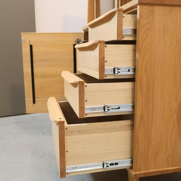 MOMO natural(モモナチュラル)のVENT カップボードです。オーク無垢材