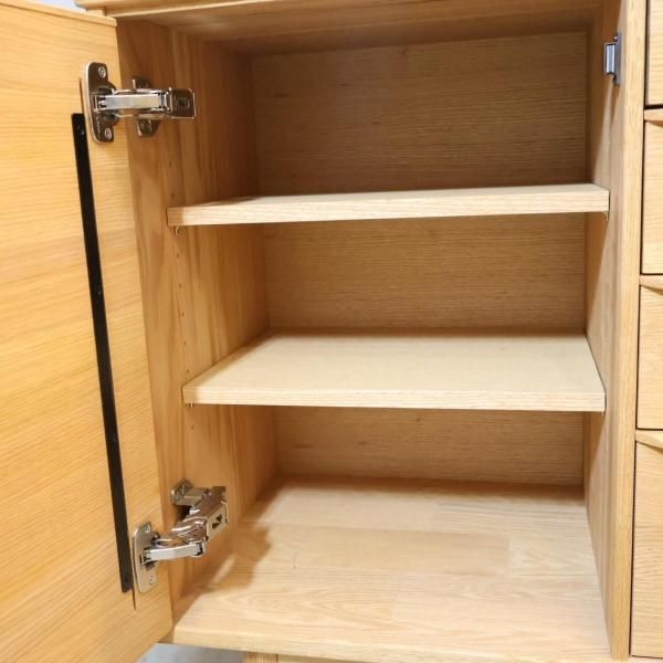 MOMO natural(モモナチュラル)のVENT カップボードです。オーク無垢材