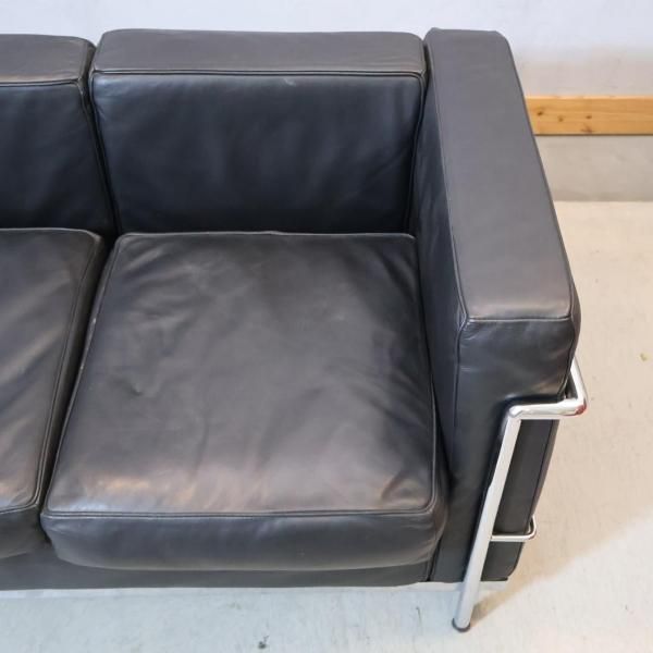 IDC OTSUKA(大塚家具)のグラン・コンフォール 総革張り3人掛けソファー