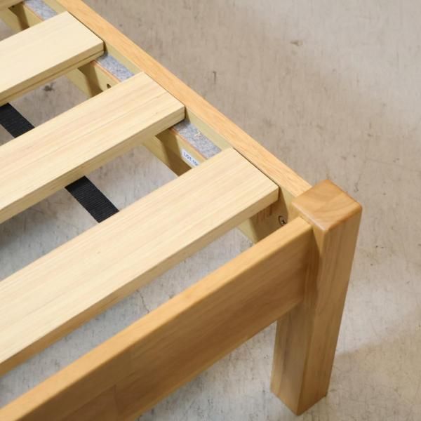 人気の無印良品(MUJI)のラバーウッド材 セミダブルベッドフレームです