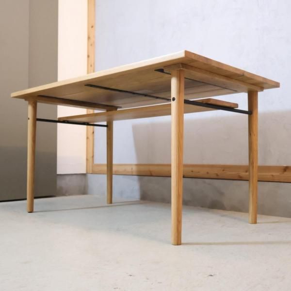 unico(ウニコ)のNEAL(ニール)シリーズのダイニングテーブルです